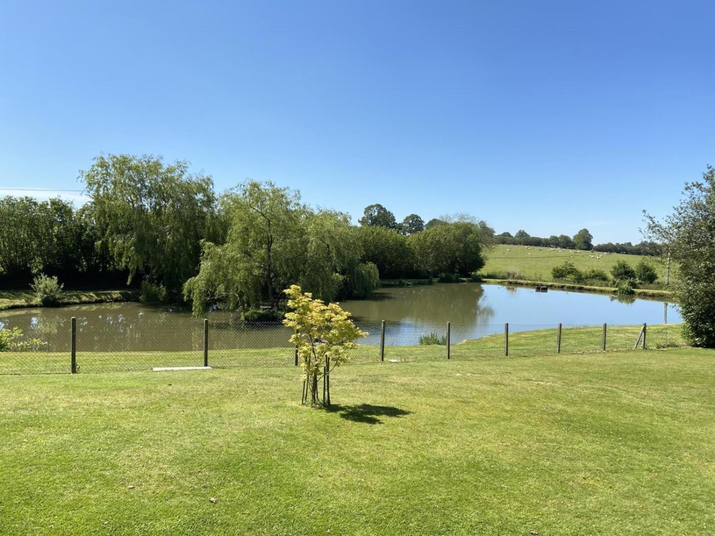 Cornillieres Maisonnettes 35 Pers Jacuzzi, Jeux Tessy-sur-Vire Kültér fotó